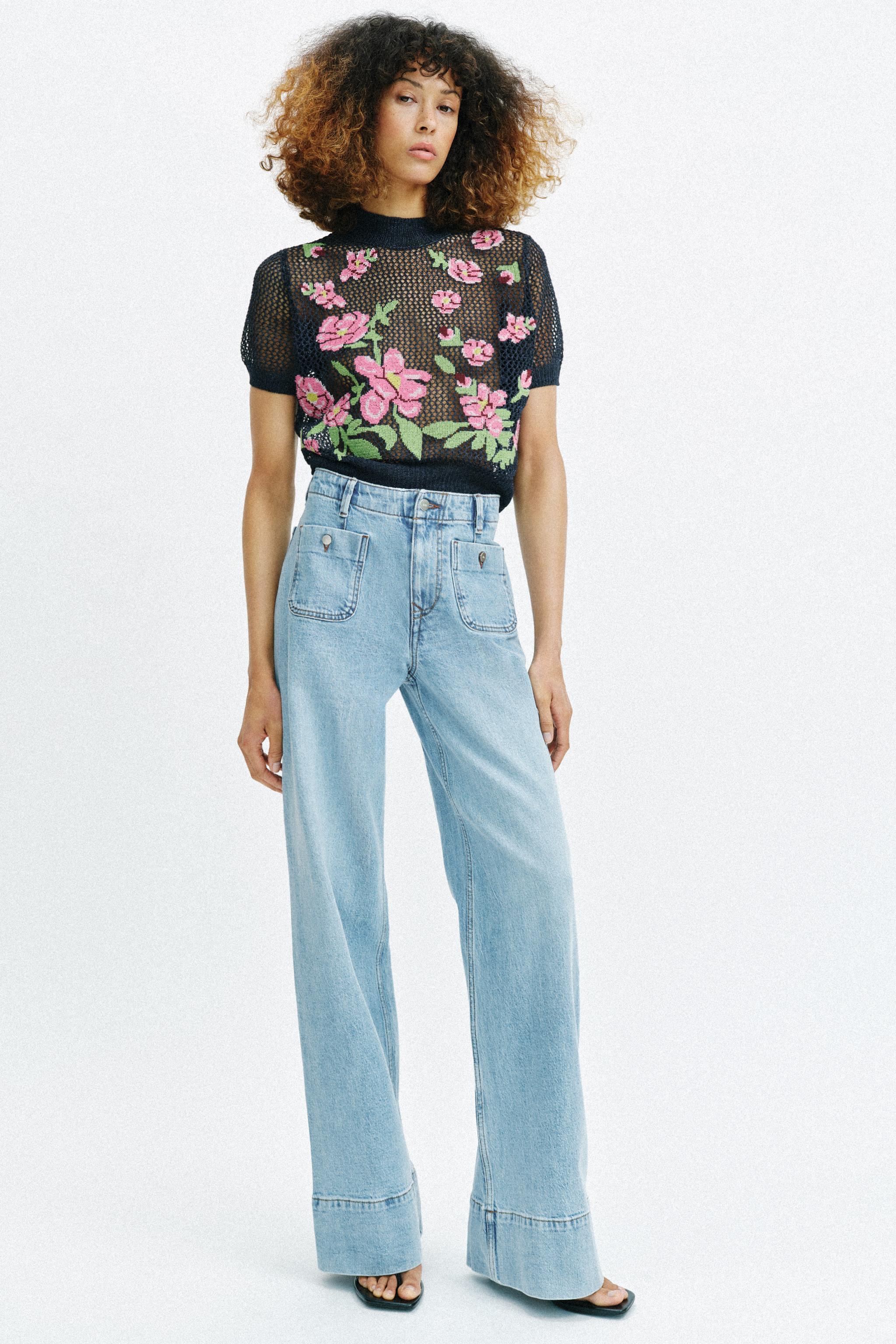 FLORAL EMBROIDERED KNIT TOP